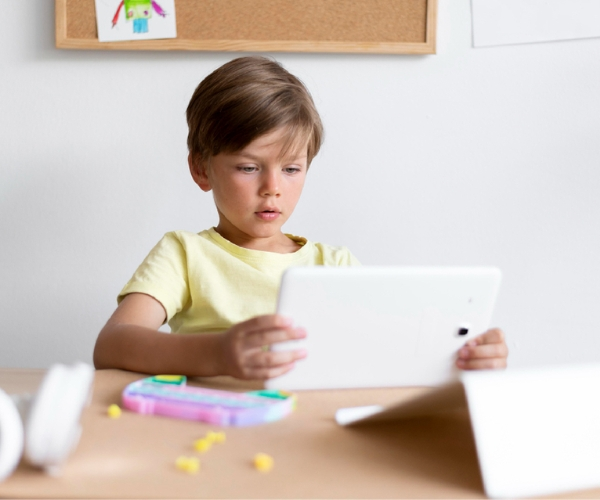 Balancing Screen Time: Facilitating Mental Health and Wellbeing