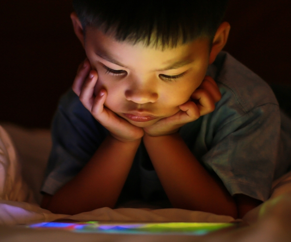Helping Your Child Through Screen Time Addiction